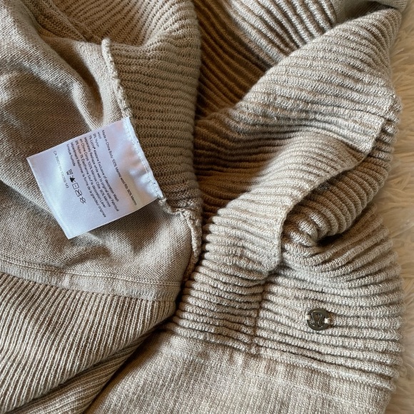 Lululemon Sit in Lotus Wrap - Picture 6 of 7